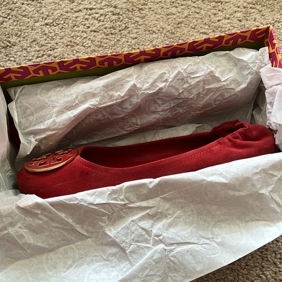 Tory Burch Red Suede Reva Flat 9 - Picture 15 of 15